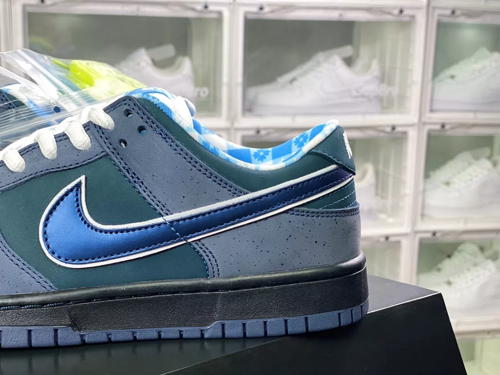 Shrimp ashore 🦞 Co branded Boston renowned shoe store Concepts x SB Dunk Low 