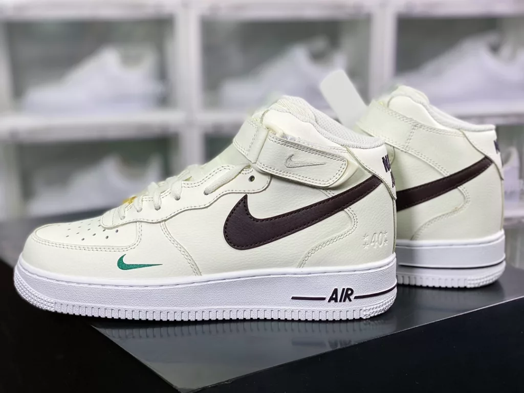 Nike Air Force 1'07 Mid SE 