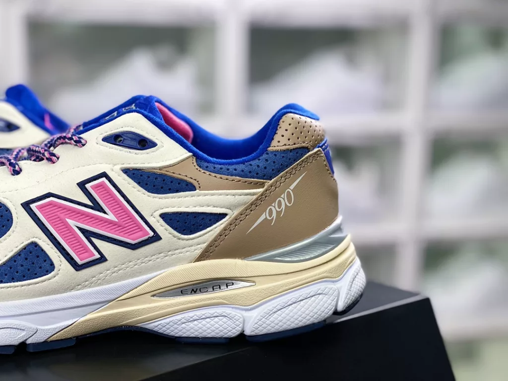 Co branded New York street trend brand KITH x NB New Balance Made in USA M990V3 three generation series low top American origin classic retro casual sports versatile running shoes 