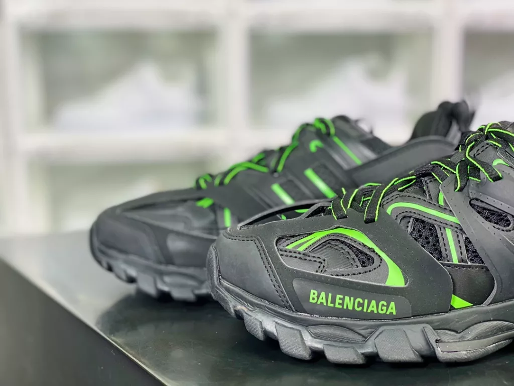 BALENCIAGA Track Trainers 3.0-generation retro wild running dad trend versatile jogging shoes 542023 W3AC1 189710