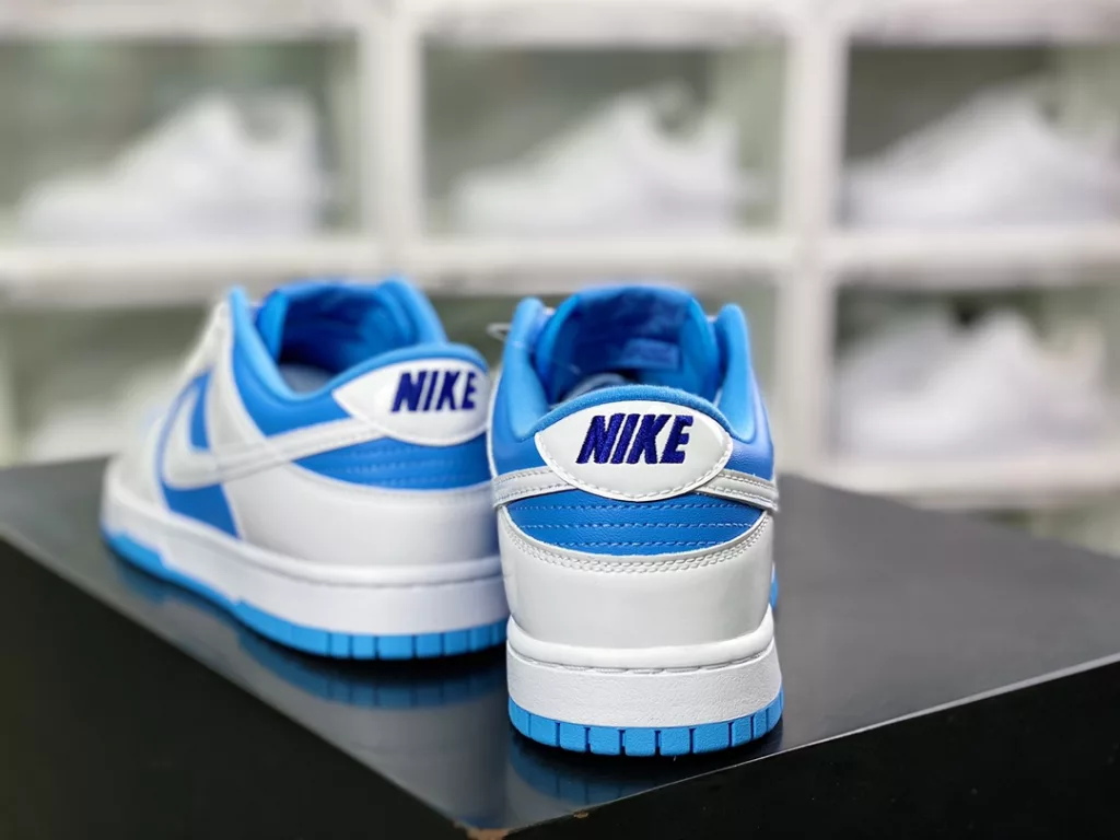 Nike WMNS SB Dunk Low 