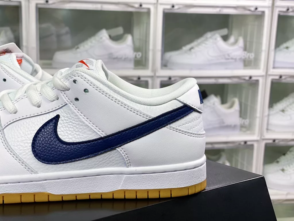 Nike SB Dunk Low Pro 