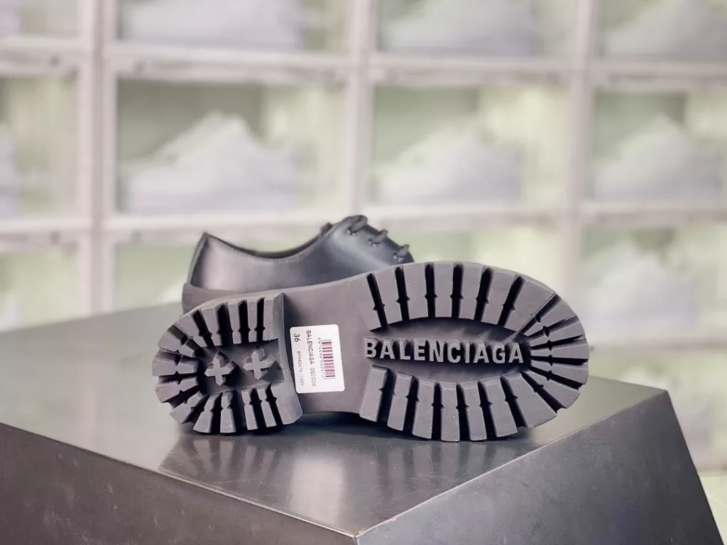 Balenciaga - The World's Most Popular Fashion Shoes 26