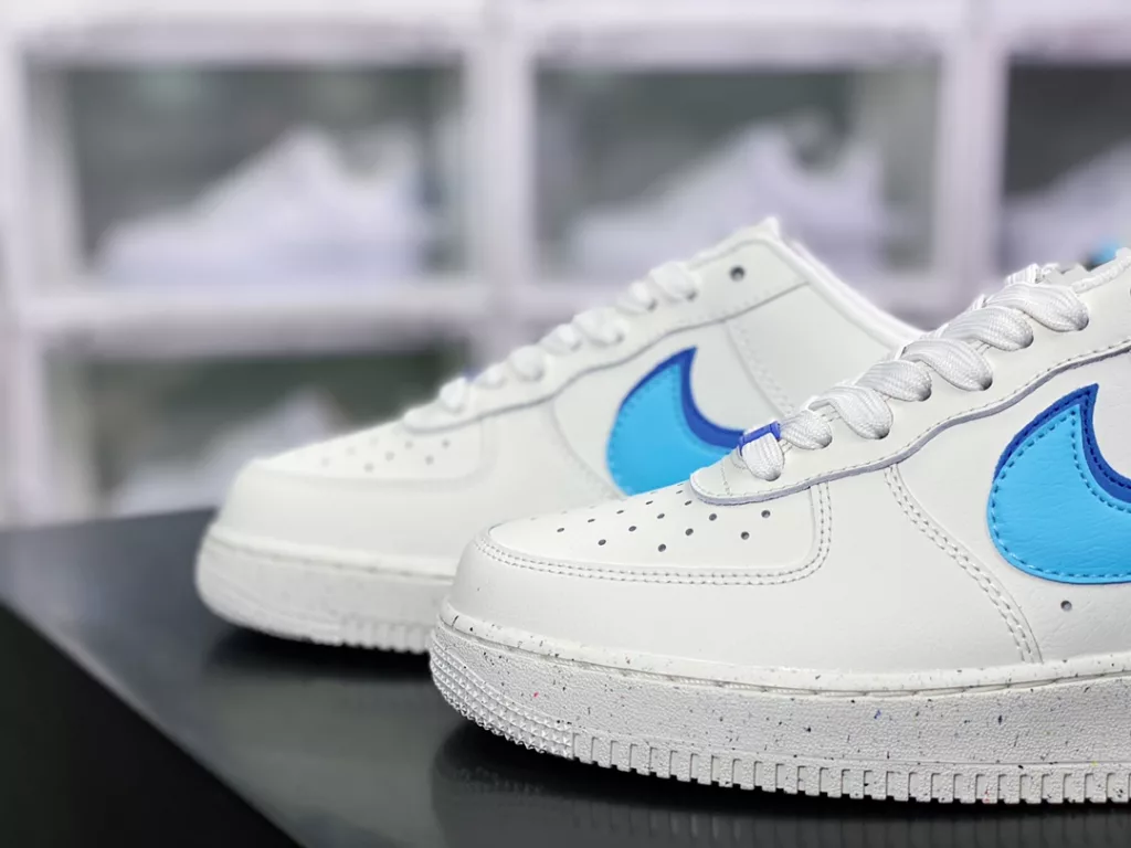 Nike Air Force 1'07 LV8 EMB 