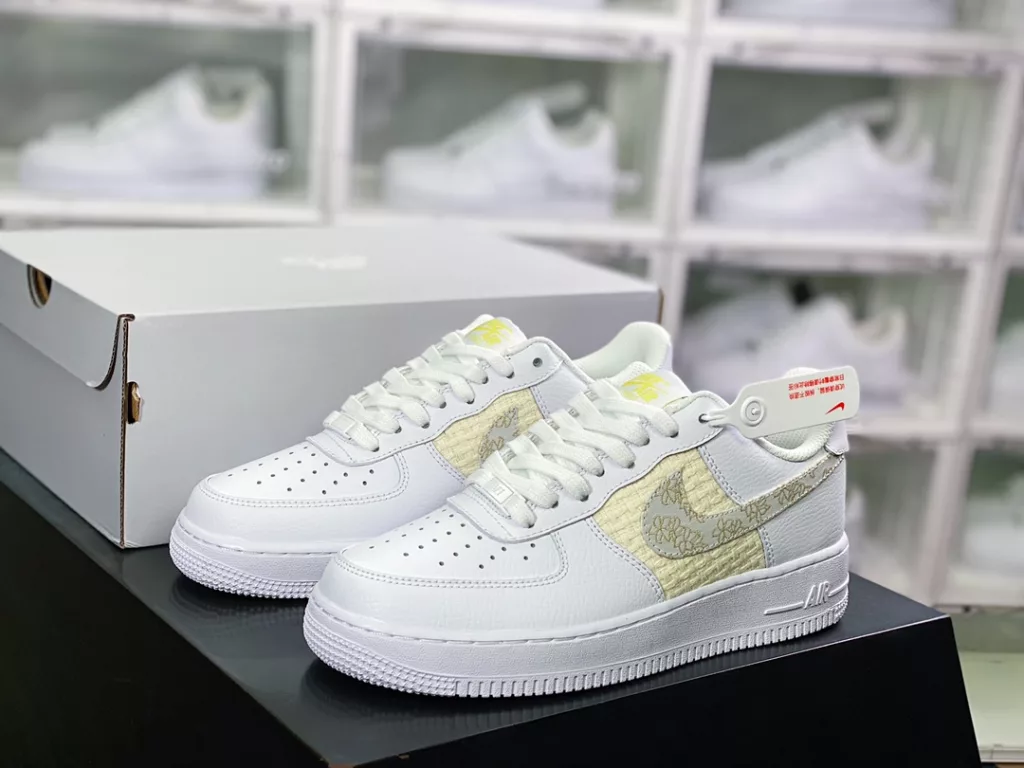 New Nike Wmns Air Force 1'07 ESS 