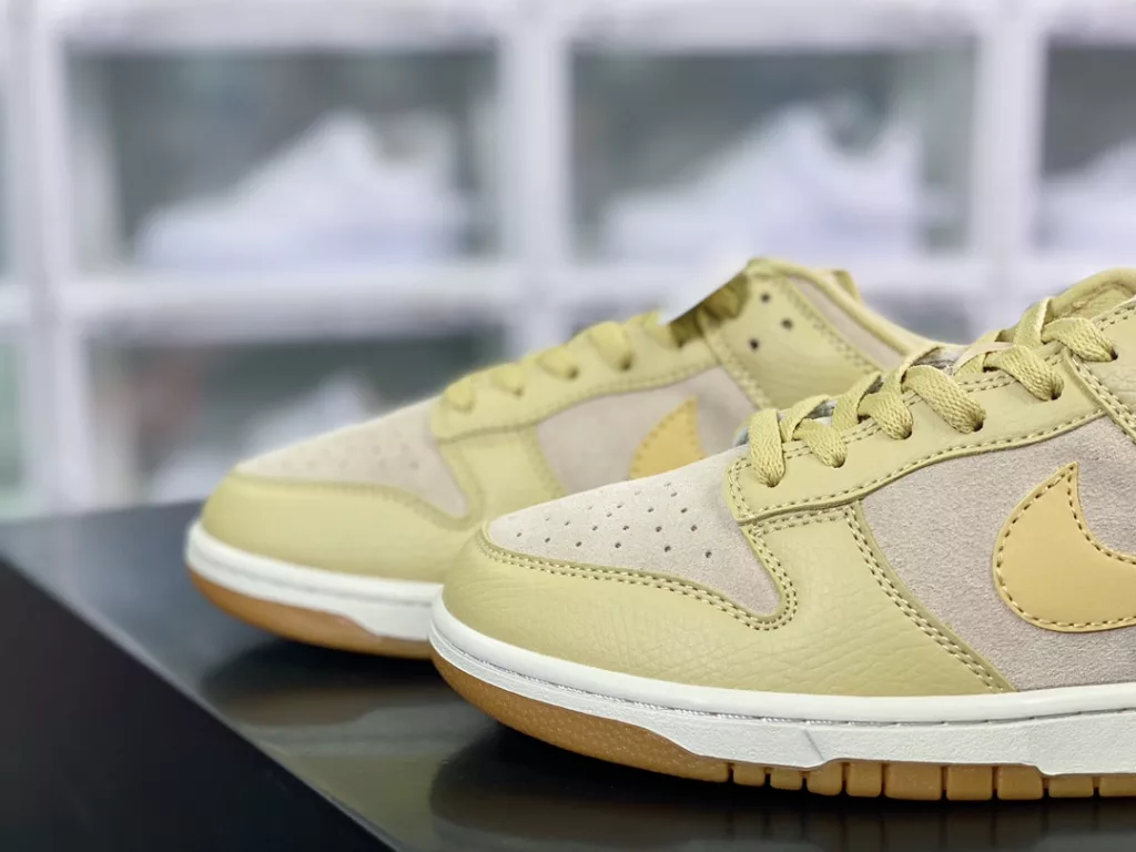 The all-new Nike Wmns SB Dunk Low 