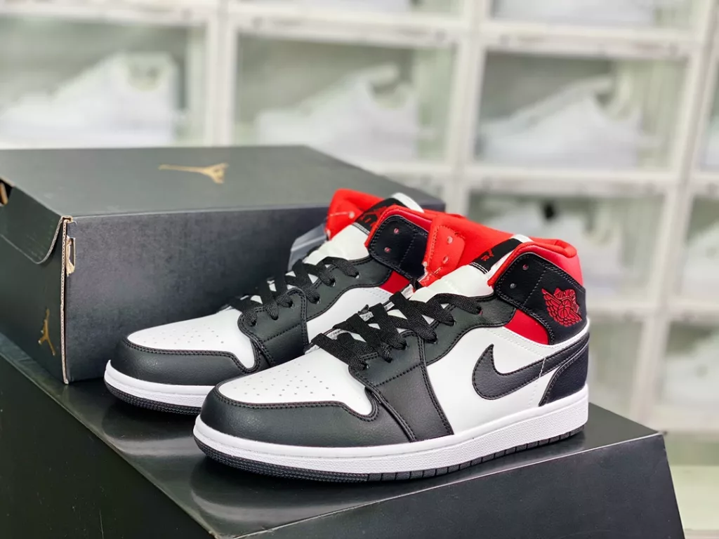 Air Jordan 1 Retro Mid 