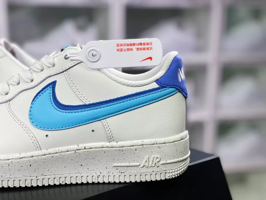 Nike Air Force 1'07 LV8 EMB 