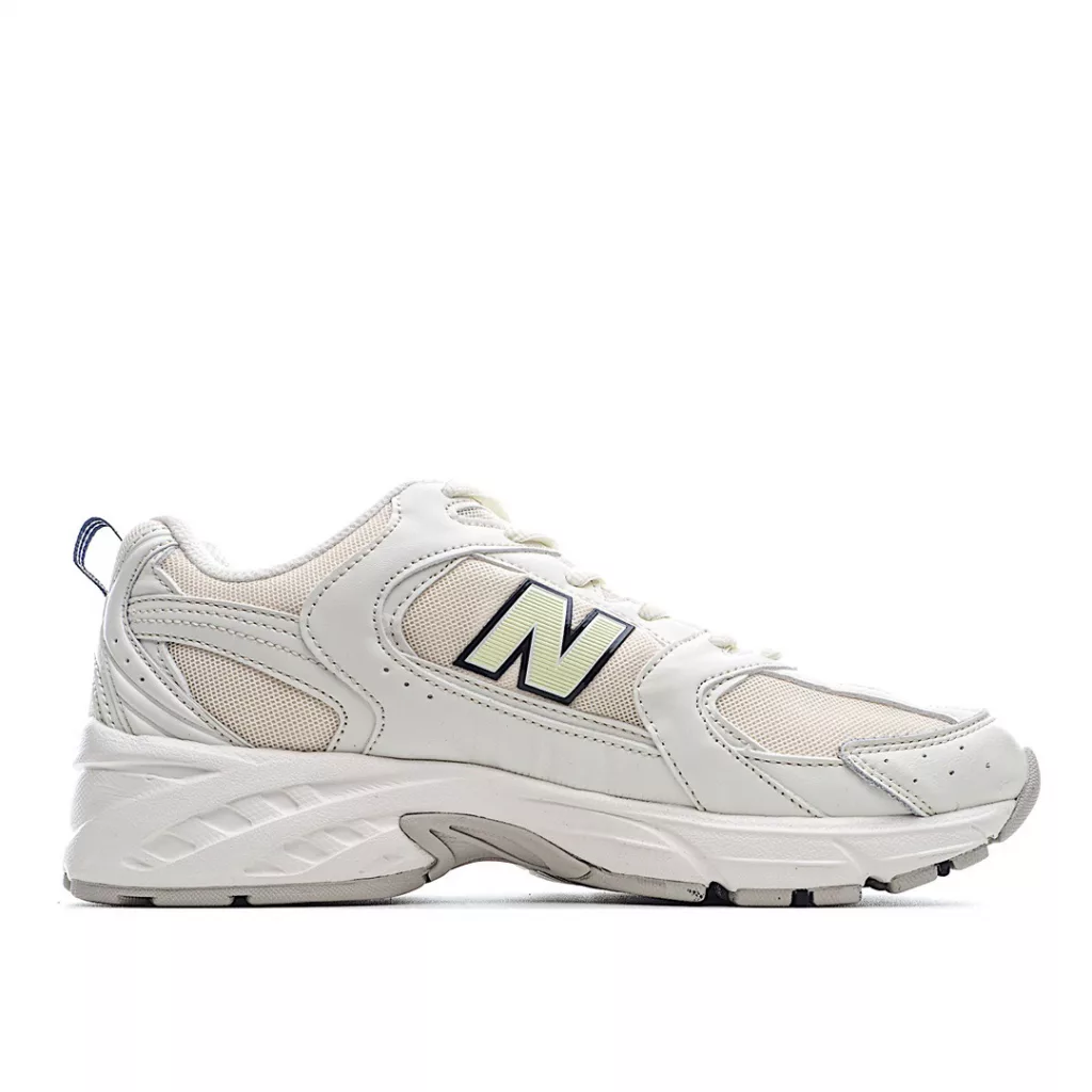 Different versions of New Balance New Balance WR530SG retro casual jogging shoes are the only company level quality shoes with rose gold anti-theft clasps in the market. These shoes are indeed one of the classic styles of NB family. 9