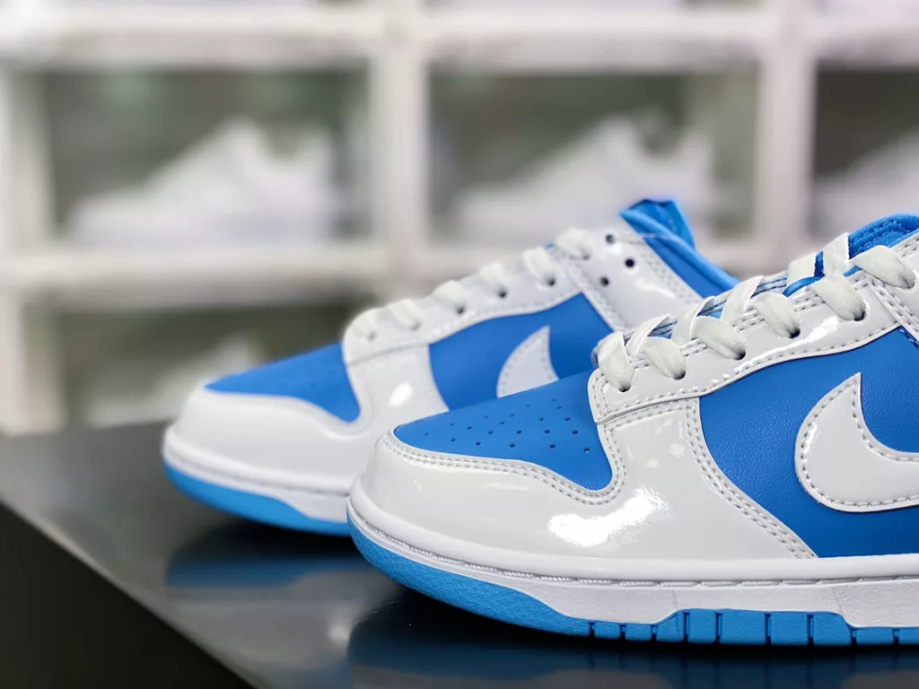 Nike WMNS SB Dunk Low 