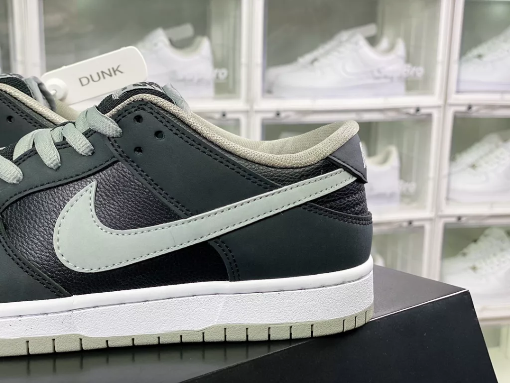 Nike Dunk SB Low Pro 