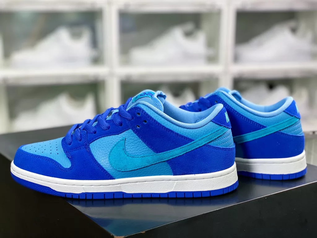 Nike SB Dunk Low 