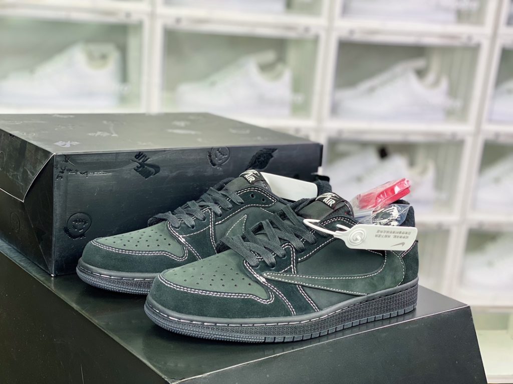 Travis Scott x Air Jordan 1 Low OG SP 