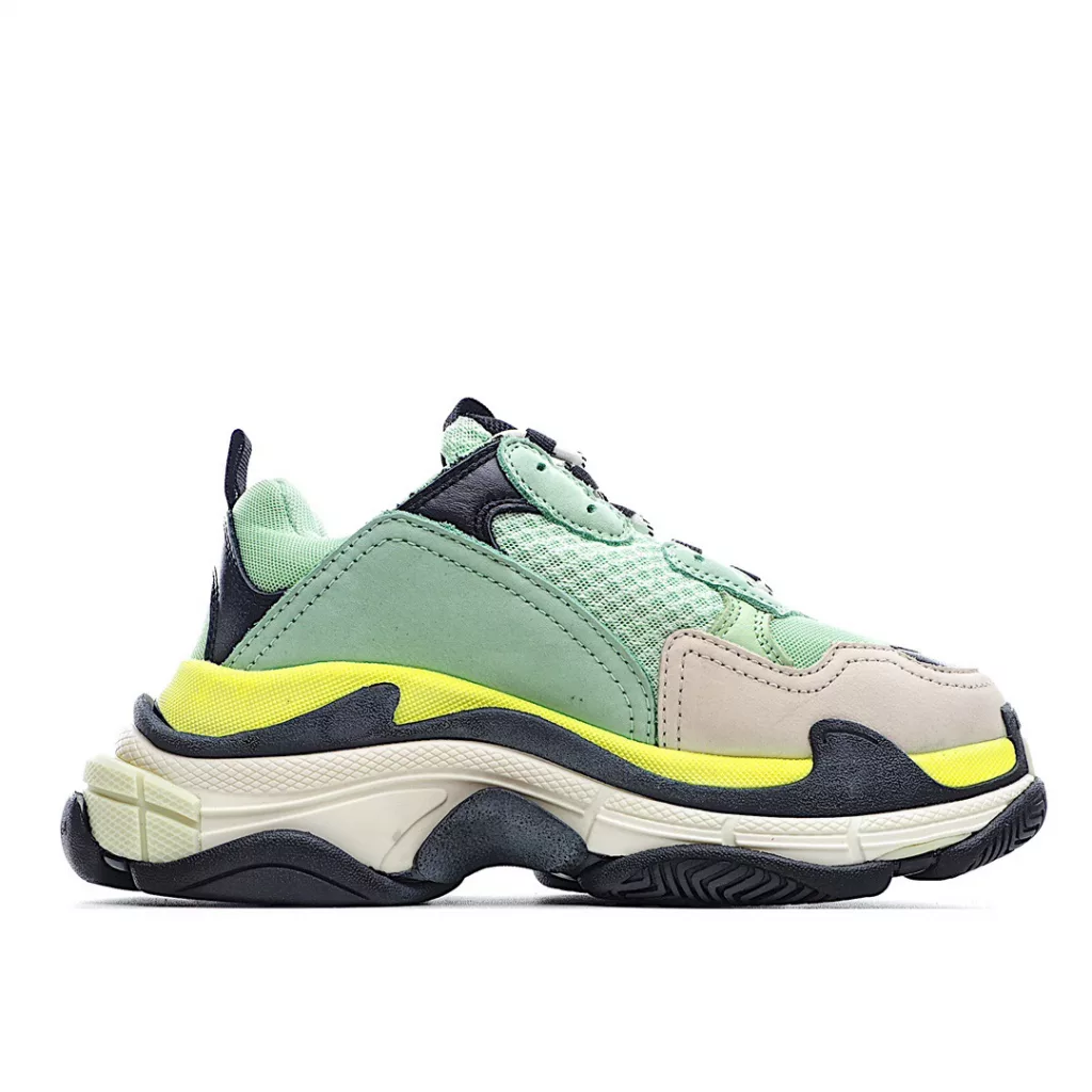 Company level original box Balenciaga Triple S Balenciaga Dad's shoes 1.0, breakthrough in eight layer sole, impossible to debut original sole eight layer combination Balenciaga does not make any comparison, seeing is believing 9