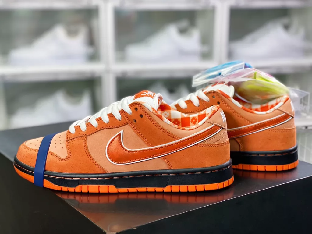 Boston Famous Shoe Store Heavyweight Co branded Concepts x SB Dunk Low 