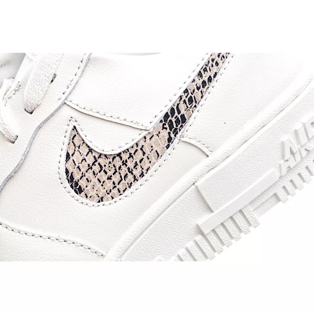 Nike Air Force 1 Pixel SE 