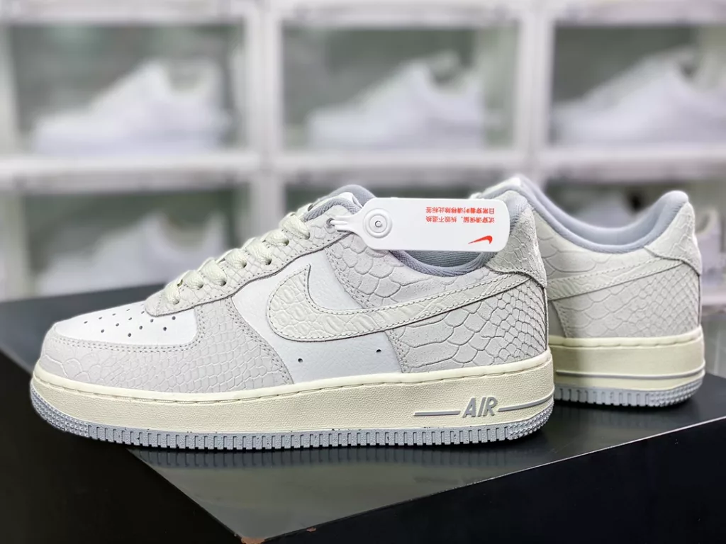 Nike Wmns Air Force 1'07 Low 