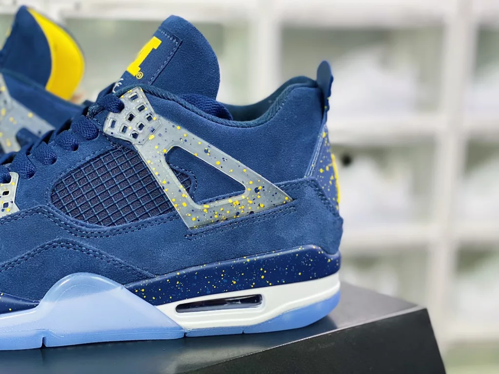 Air Jordan 4 Retro SE 