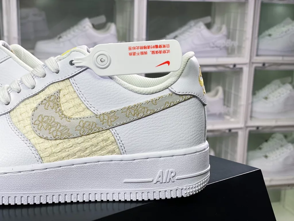 New Nike Wmns Air Force 1'07 ESS 