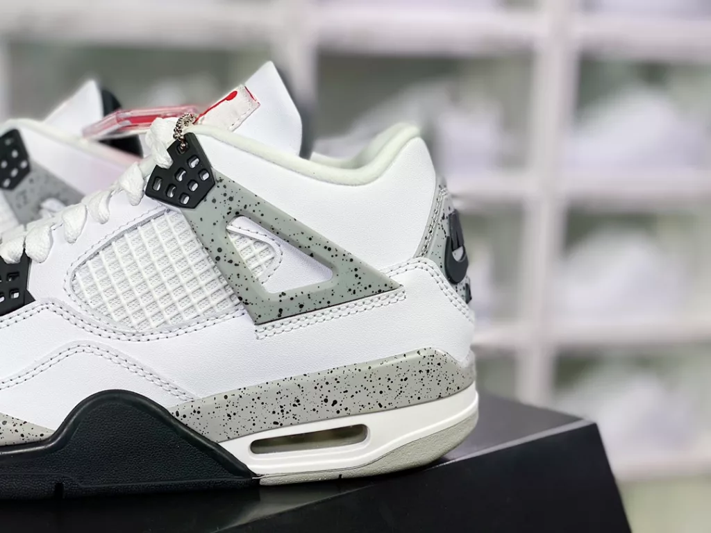 Air Jordan 4 Retro OG 