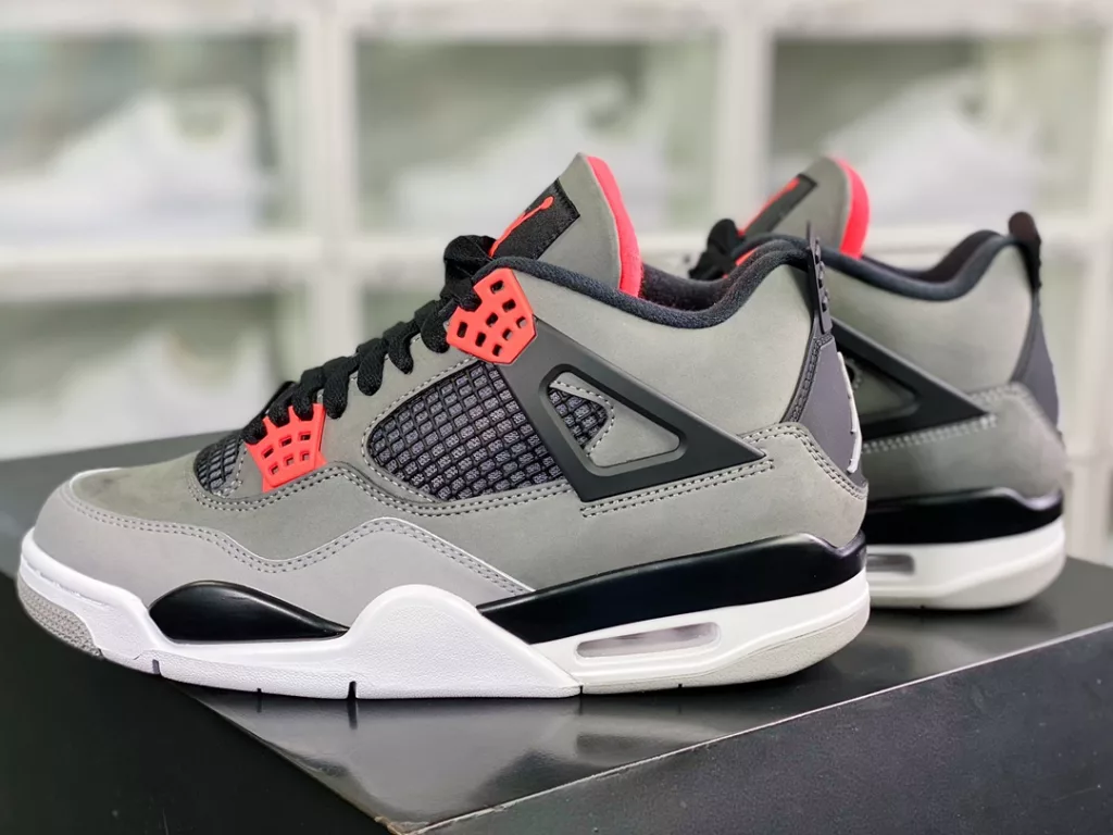 Air Jordan 4 Retro OG 