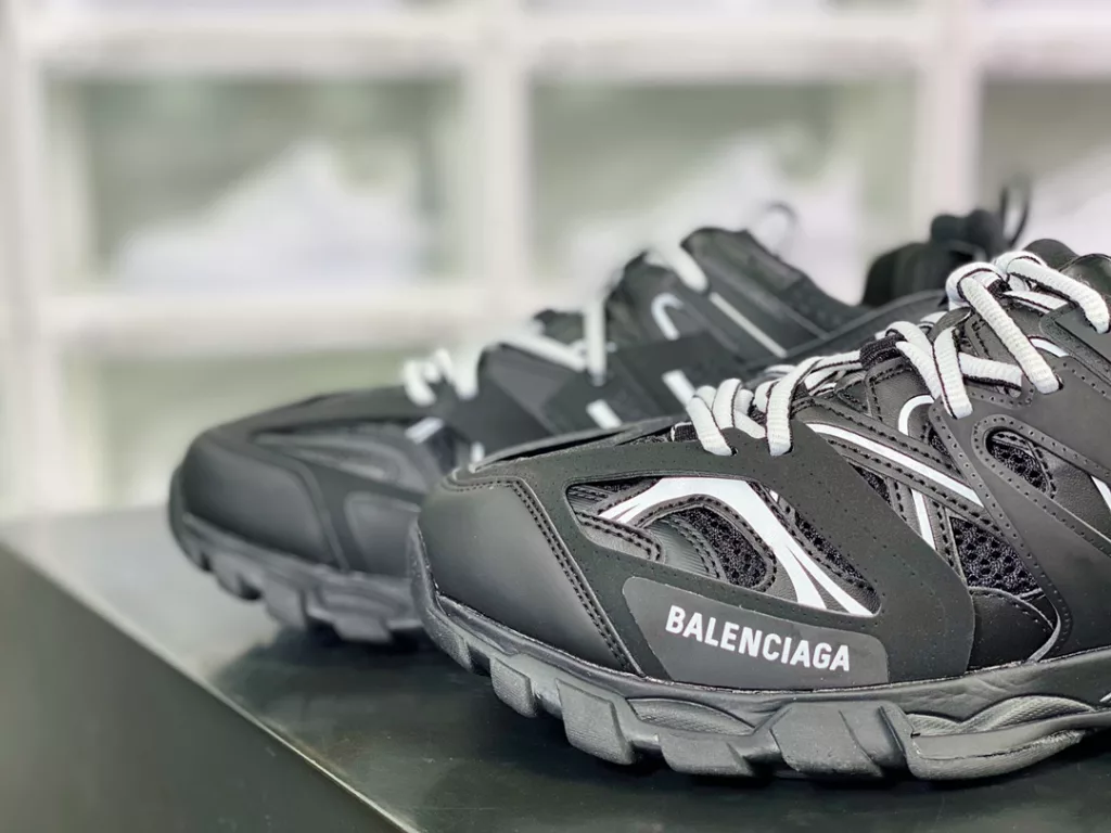 BALENCIAGA Track Trainers 3.0-generation retro wild running dad trend versatile jogging shoes 542023 W3AC1 189710