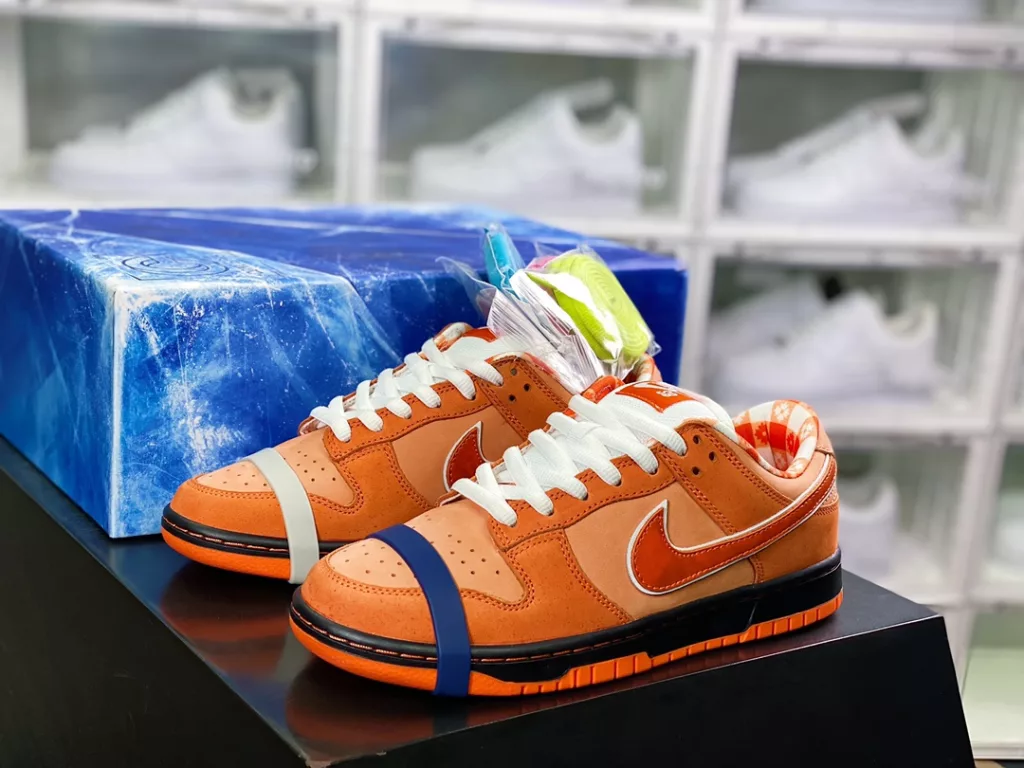 Boston Famous Shoe Store Heavyweight Co branded Concepts x SB Dunk Low 