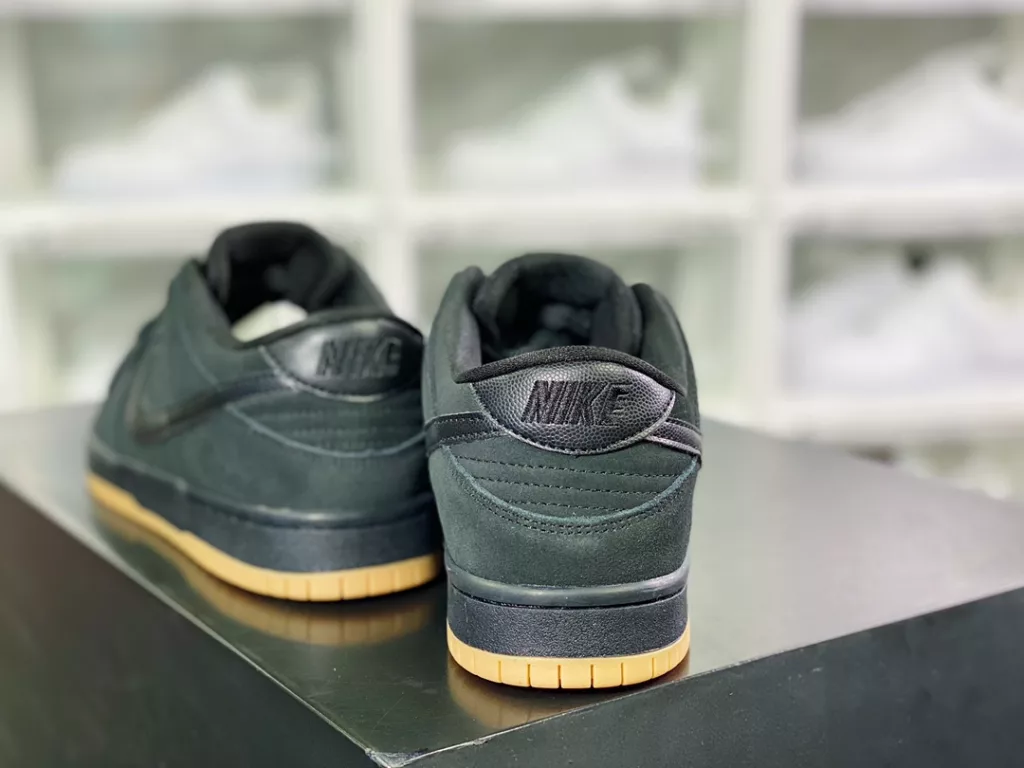 SB Dunk Low Pro 