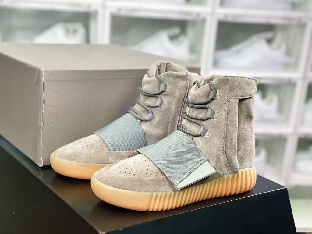 Kanye West x Originals YEEZY BOOST 750 