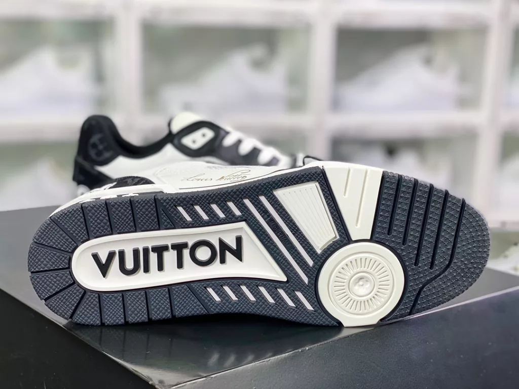 LV Louis Vuitton Trainer Sneaker Low Sport Collection Low Top Vintage Versatile Casual Sports Culture Basketball Cricket Shoes 10