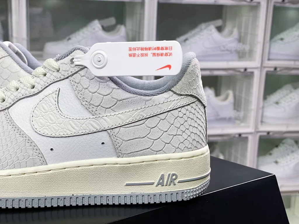 Nike Wmns Air Force 1'07 Low 