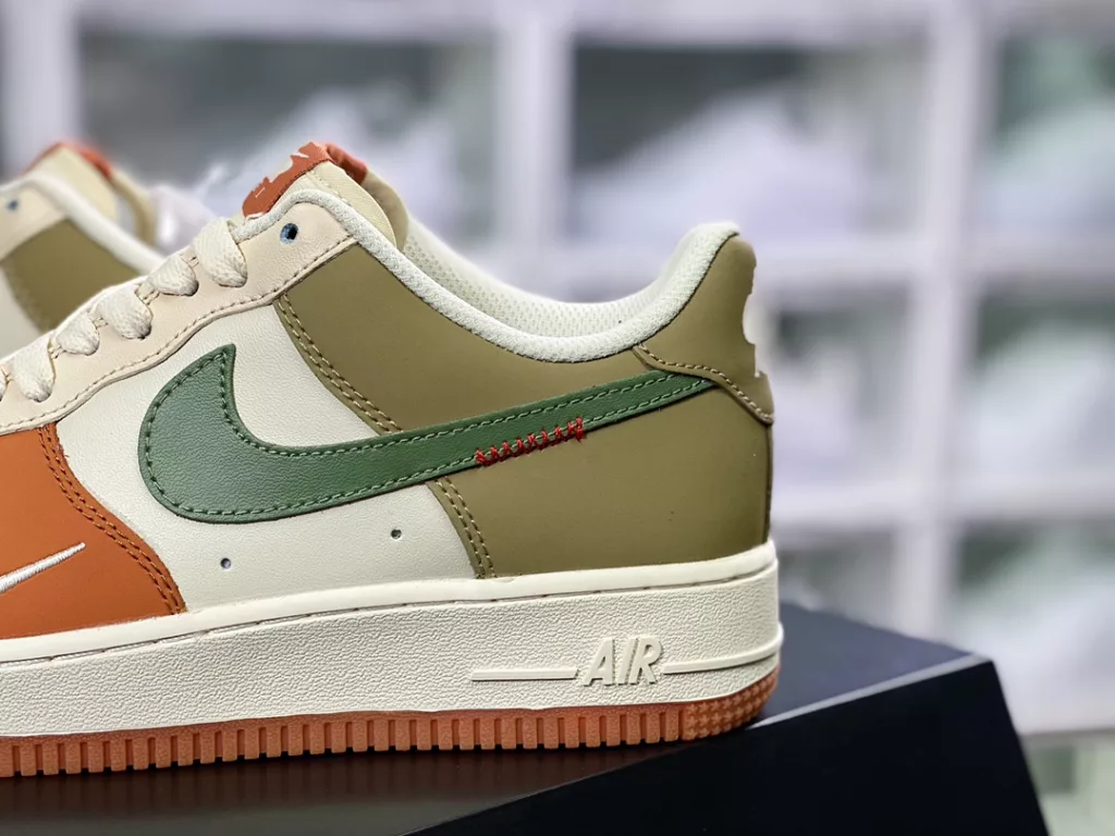 Nike Air Force 1'07 LV8 EMB 