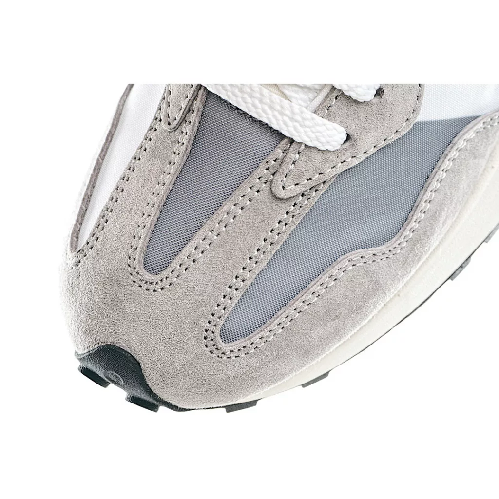 The pure original version of the New Balance NB327 series retro casual sports jogging shoes is created by combining the original factory fine suede data file with secondary high density MD material. The original sole and upper are made of specially customized materials with delicate patterns from the original factory