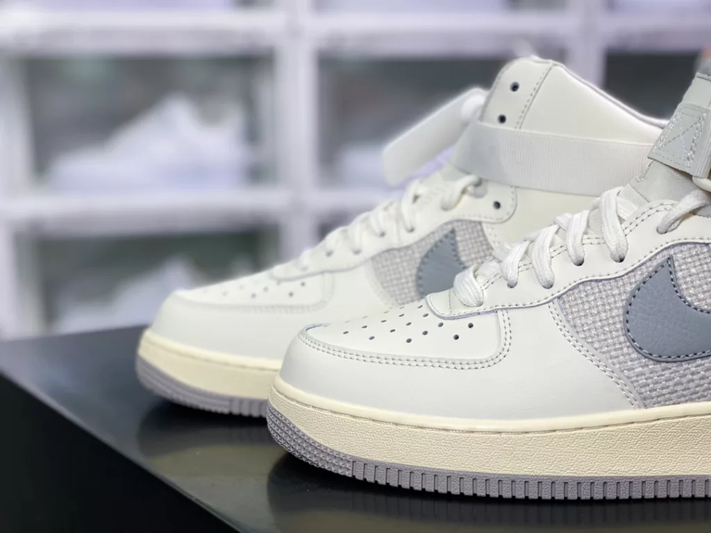 Nike Air Force 1'07 LV8 High Vintage 