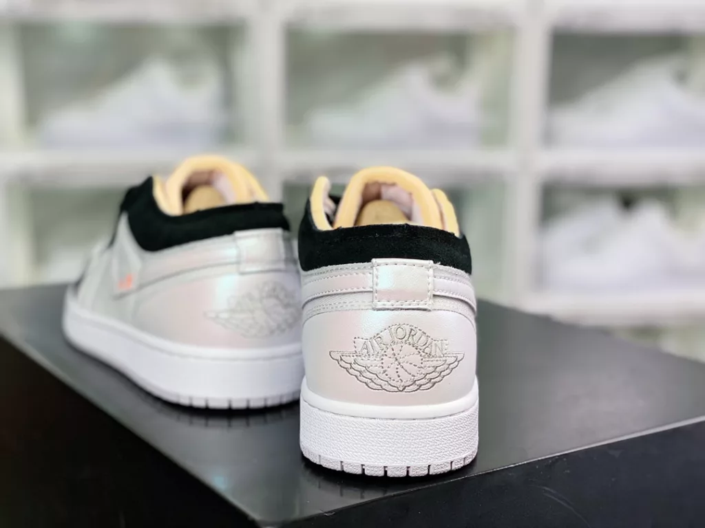 Nike Air Jordan 1 Low SE Craft 