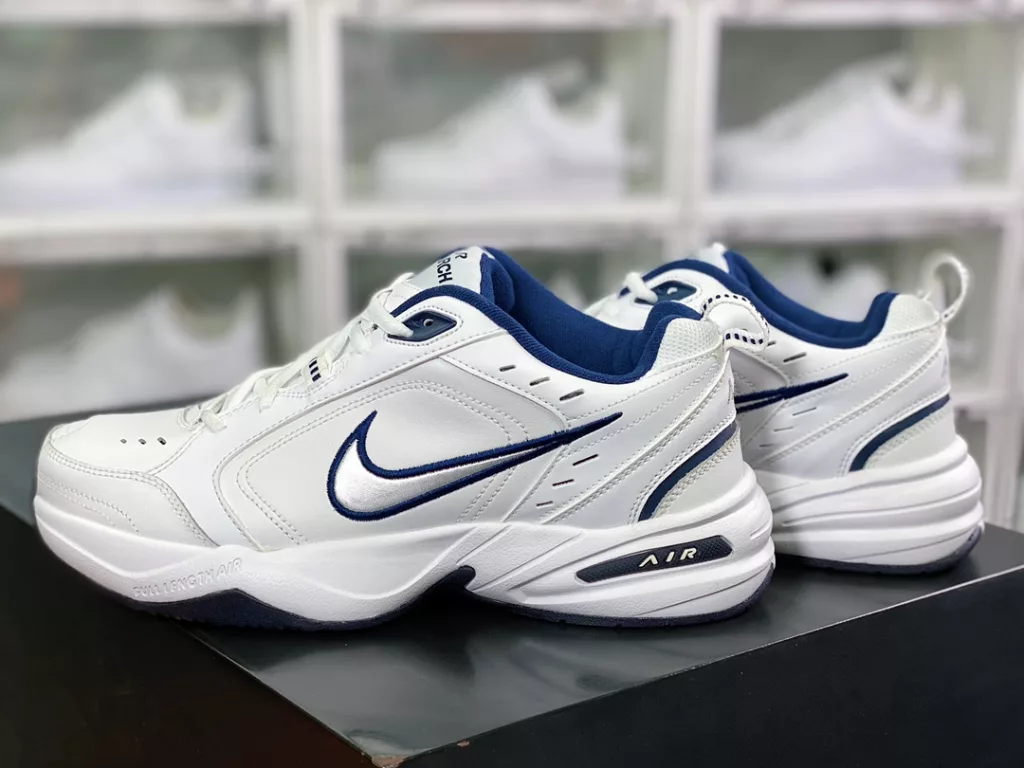 Nike Air Monarch IV 