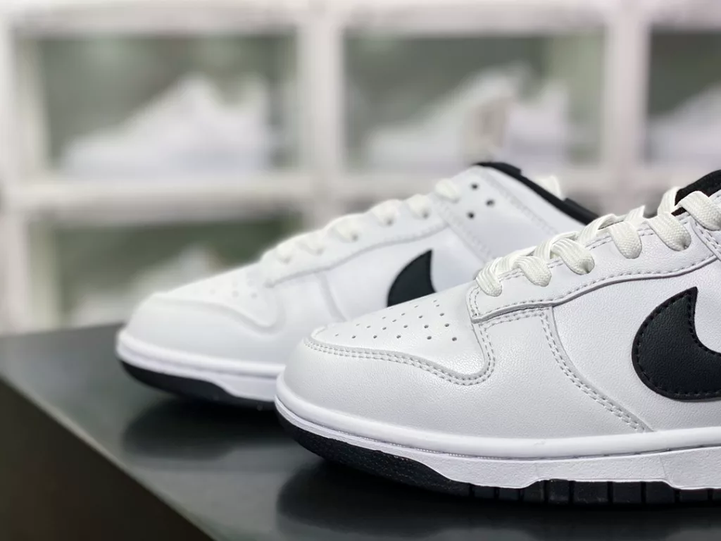 New Nike WMNS SB Dunk Low 