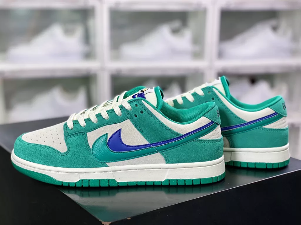 Nike SB Dunk Low SE 