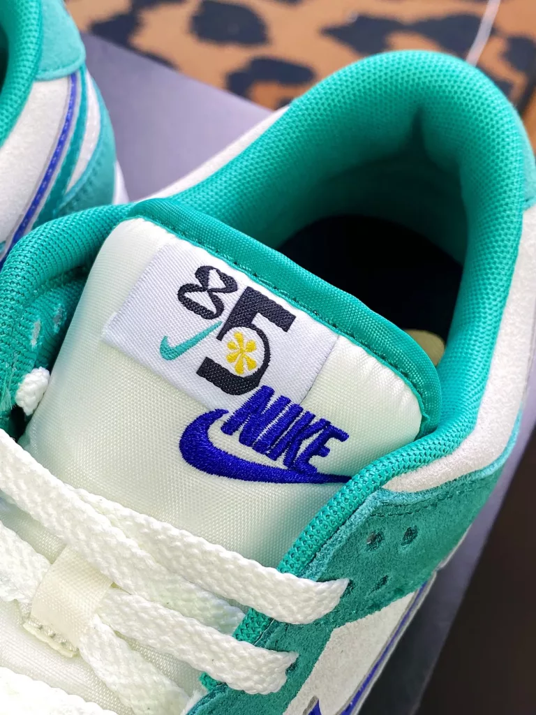 Nike SB Dunk Low SE 