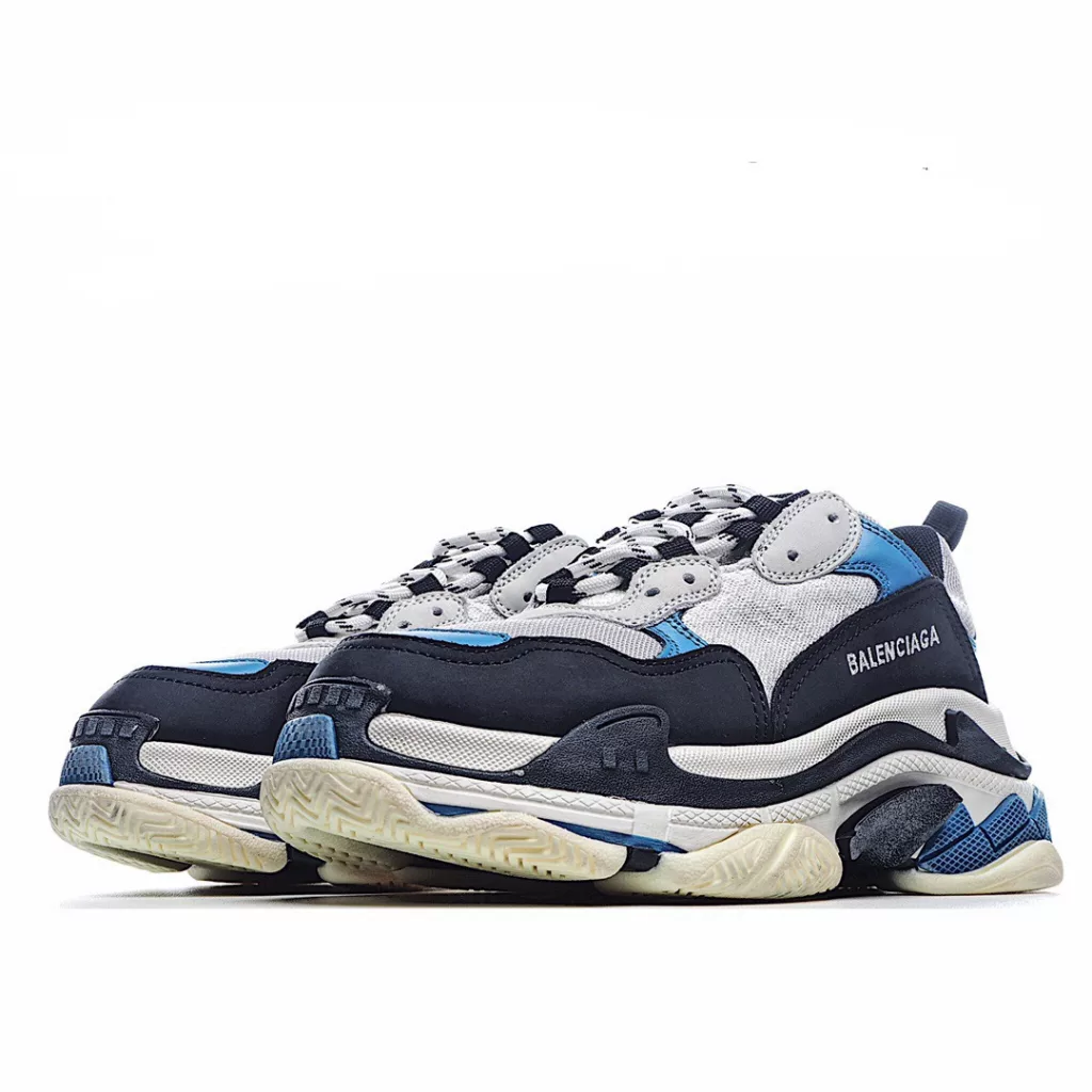 Company level original box Balenciaga Triple S Balenciaga Dad's shoes 1.0, breakthrough in eight layer sole, impossible to debut original sole eight layer combination Balenciaga does not make any comparison, seeing is believing 9