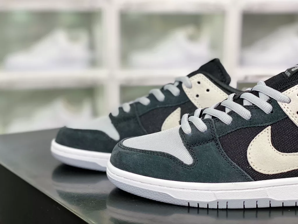 SB Dunk Low Pro 