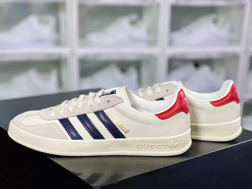 Gucci x German sports brand Adidas Originals Gazelle 