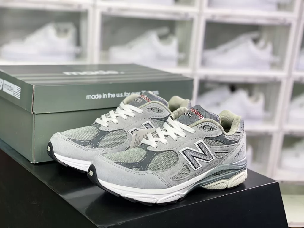 NB New Balance Made in USA M990V3 