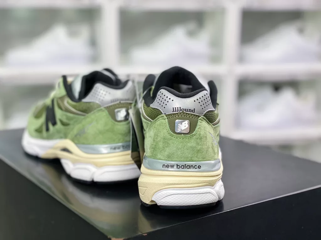 Kanye used DJ to create a new co name, and the Canadian brand JJJound x NB led by Justin Saunders, New Balance Made in USA M990V3 three generation series, low top, American origin, classic, retro, leisure sports, versatile dad, ran 10