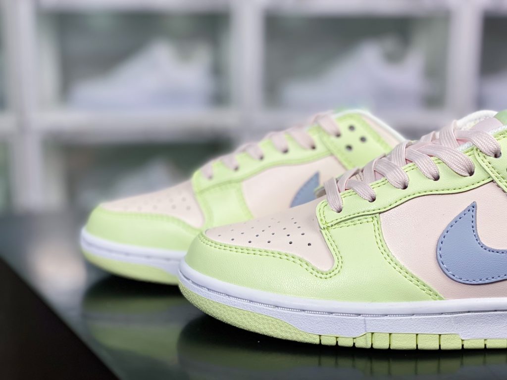 WMNS SB Dunk Low 