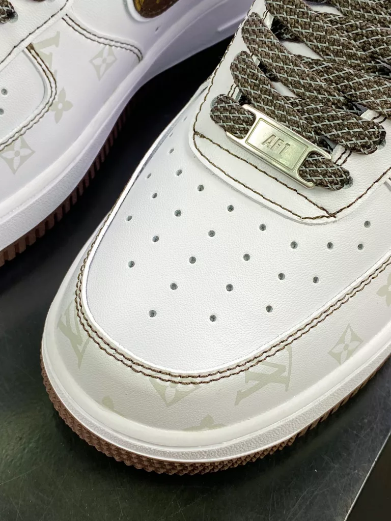 Louis Vuitton x Air Force 1 07 LV8 