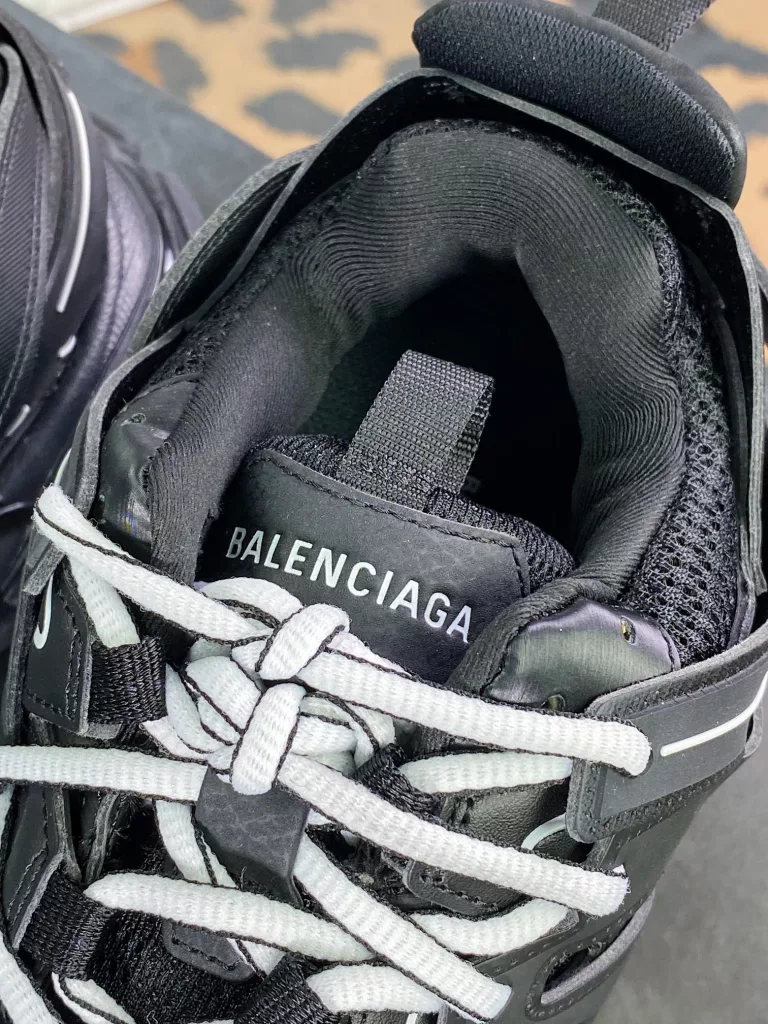 BALENCIAGA Track Trainers 3.0-generation retro wild running dad trend versatile jogging shoes 542023 W3AC1 189710