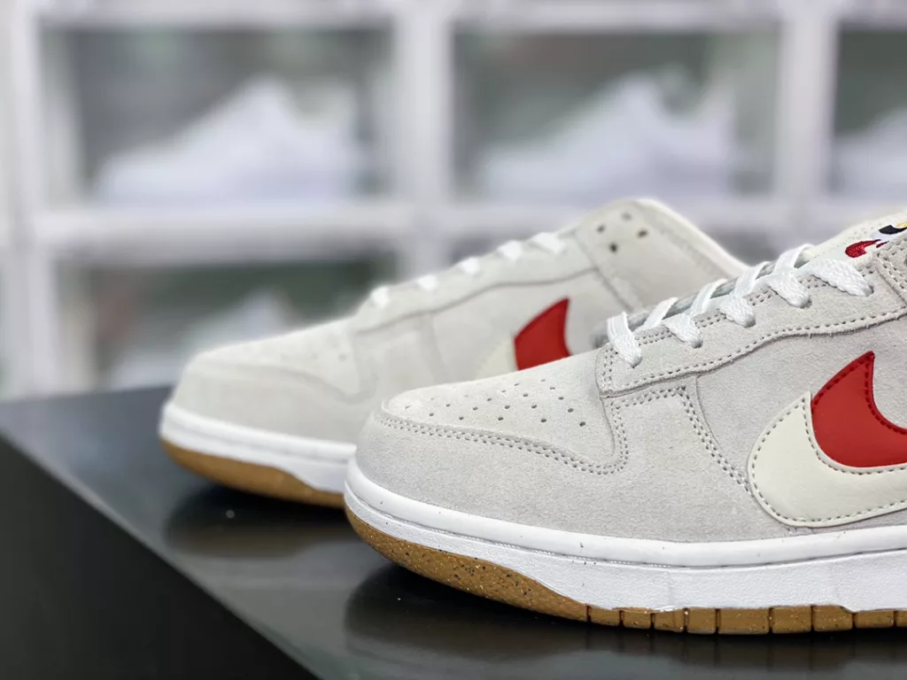 Nike SB Dunk Low SE 