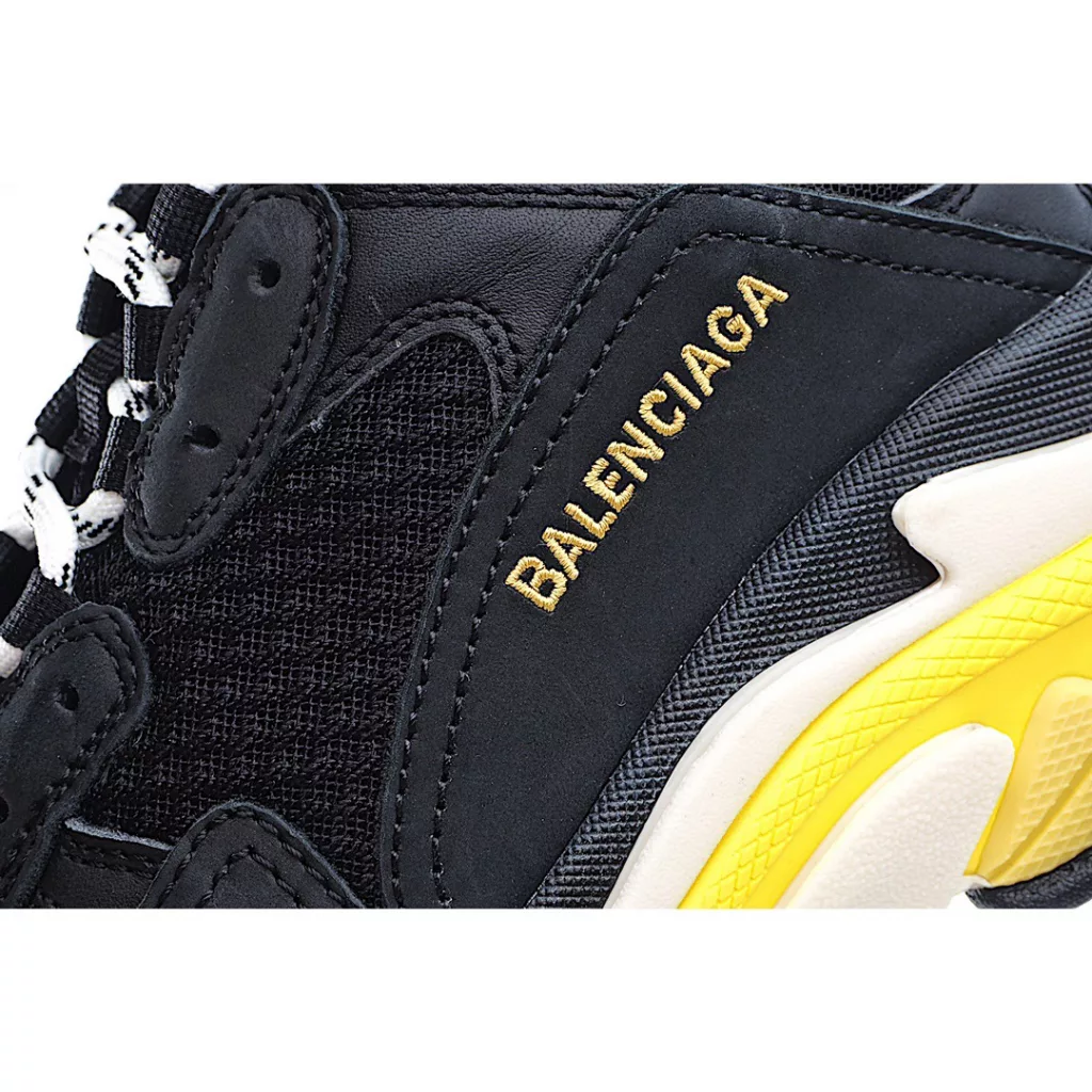 Company level original box Balenciaga Triple S Balenciaga Dad's shoes 1.0, breakthrough in eight layer sole, impossible to debut original sole eight layer combination Balenciaga does not make any comparison, seeing is believing 9