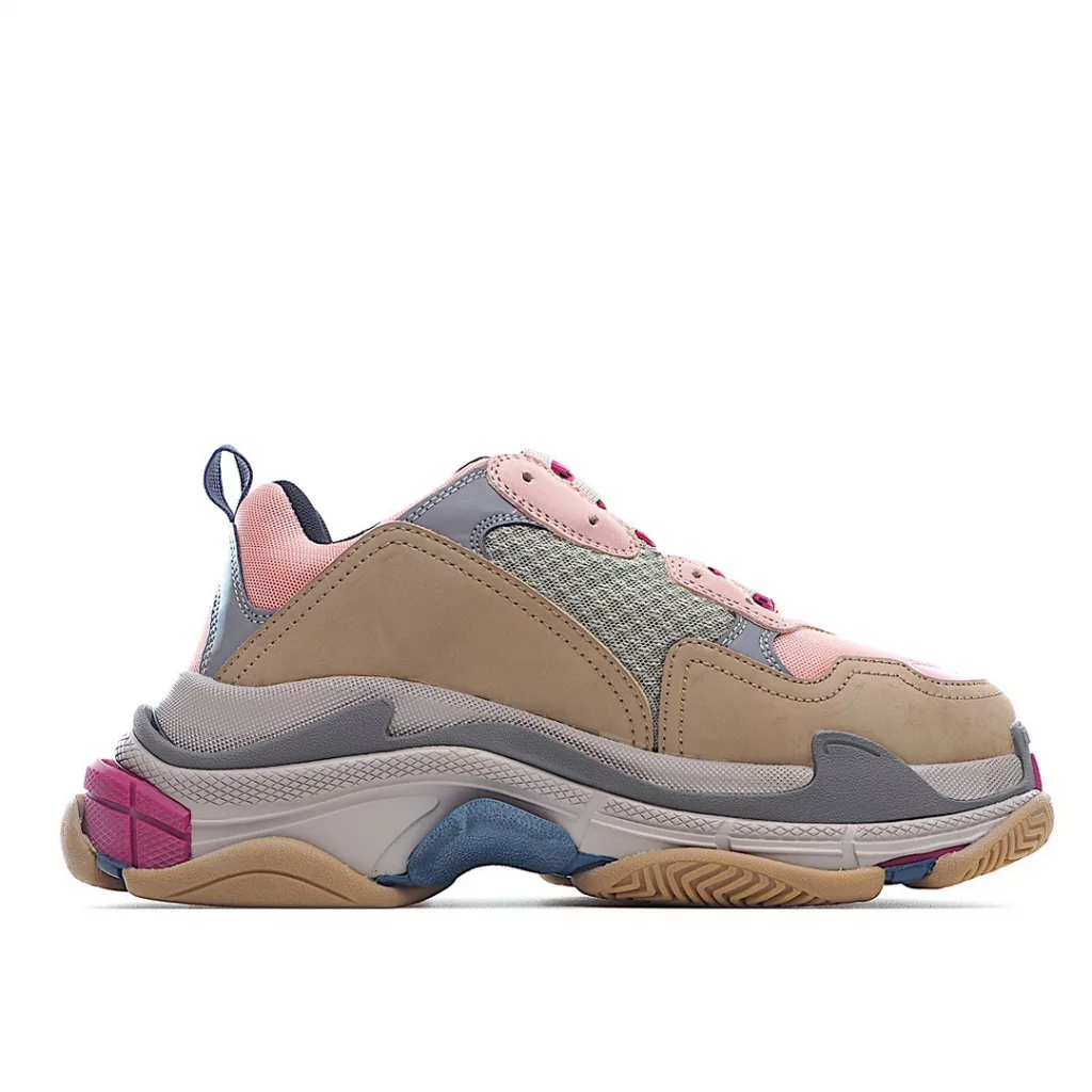 Company level original Balenciaga Triple S Balenciaga Dad's shoes 1.0, 8-layer sole breakthrough impossible, original sole 8-layer combination Balenciaga does not make any comparison, seeing is believing, combination details are closest to 9